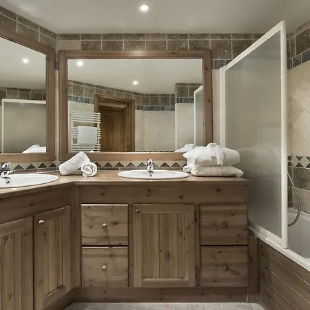 Ancolies מלון דירות